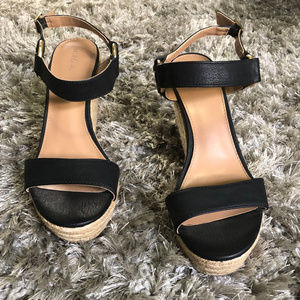 Merona Black Tan Wedge Heel Size 11